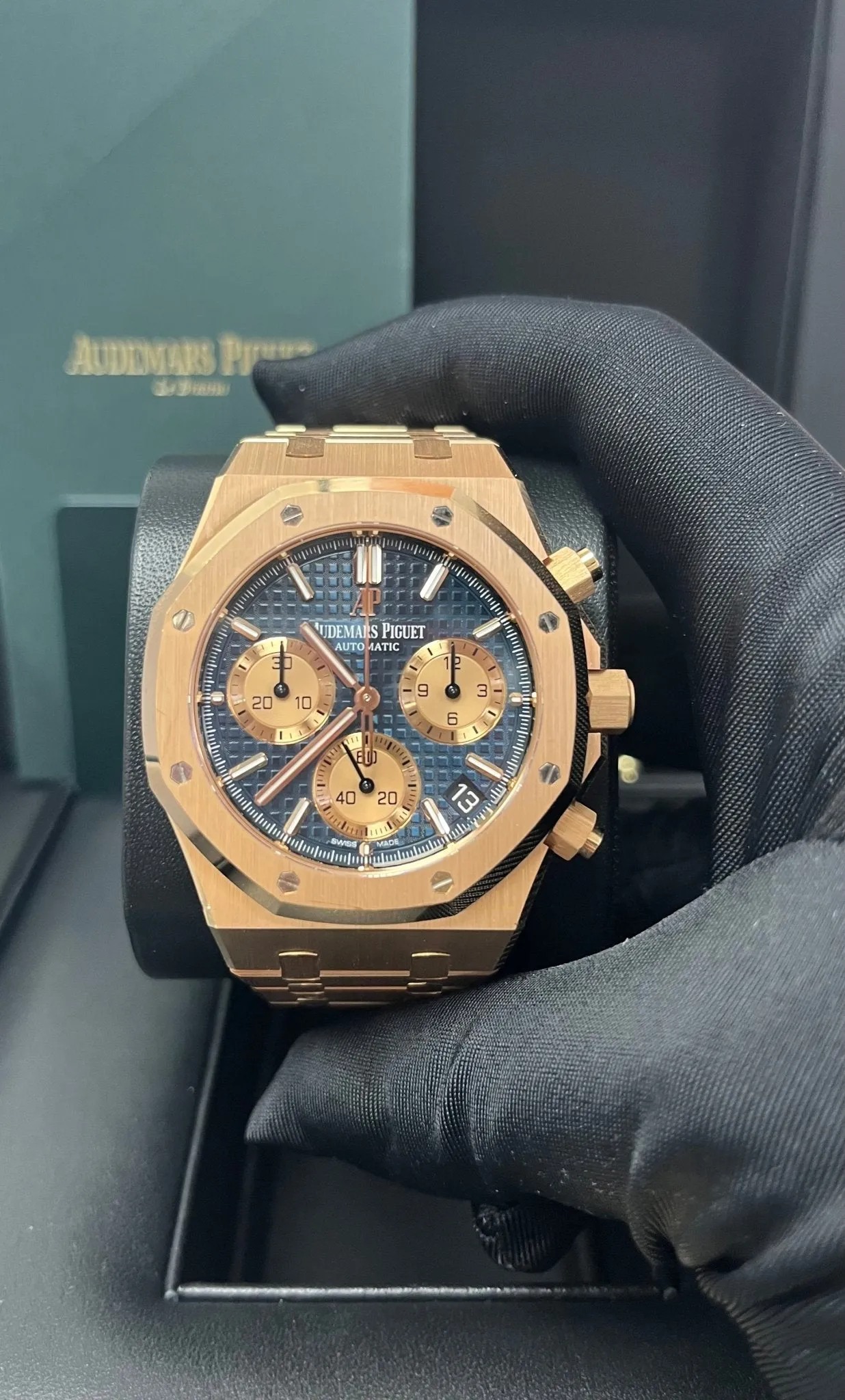 Audemars Piguet Royal Oak Selfwinding Chronograph 41mm (Reference # 26239OR.OO.1220OR.01 )