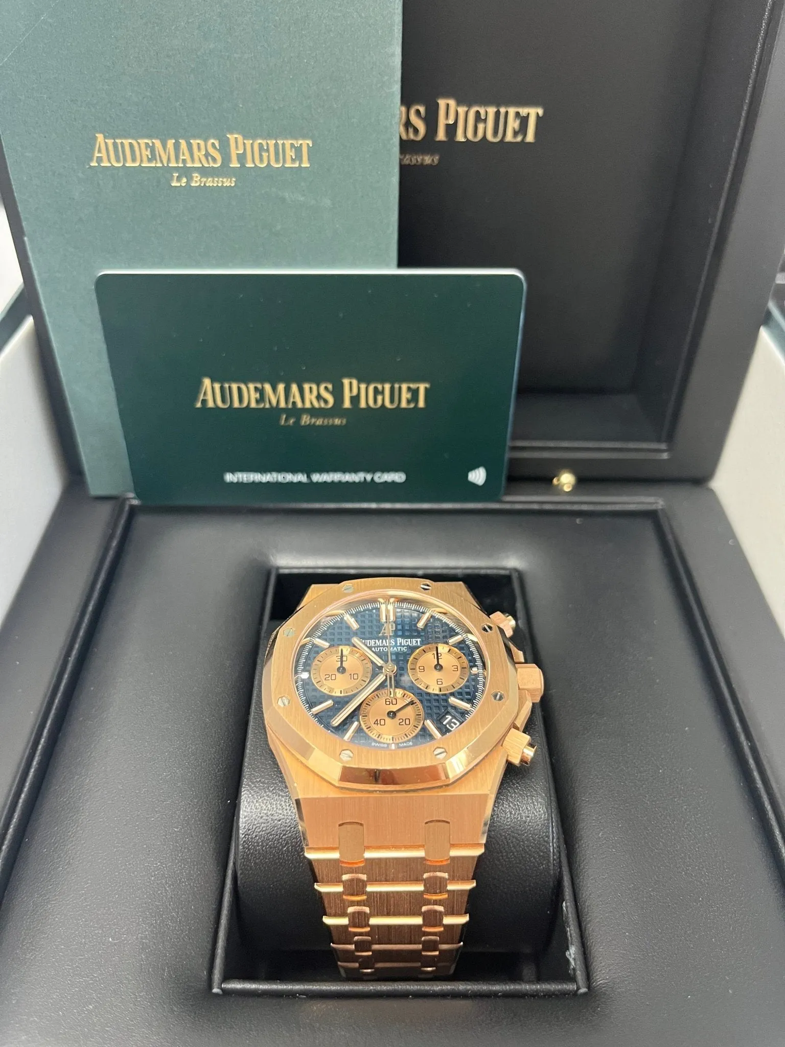 Audemars Piguet Royal Oak Selfwinding Chronograph 41mm (Reference # 26239OR.OO.1220OR.01 )