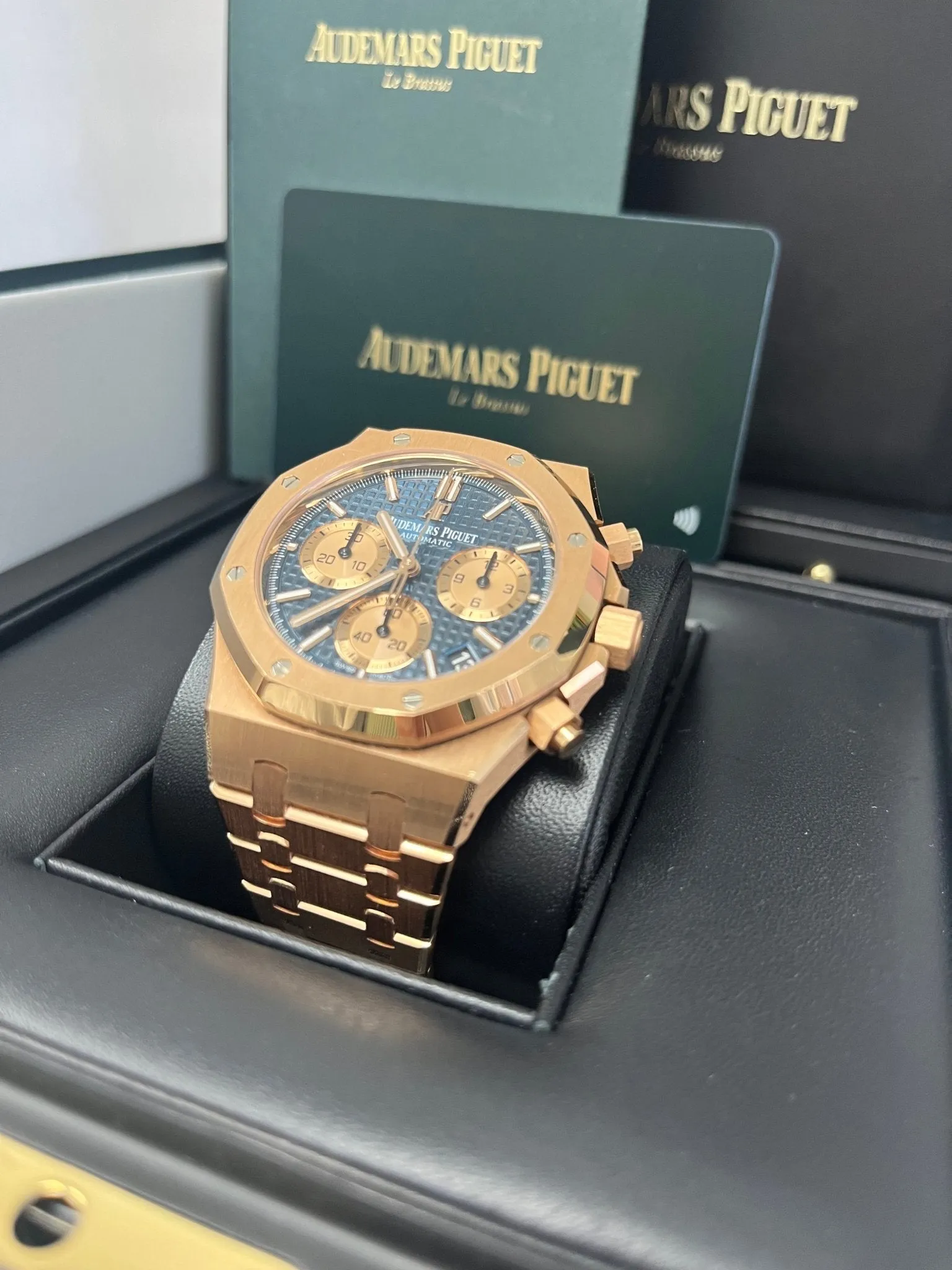 Audemars Piguet Royal Oak Selfwinding Chronograph 41mm (Reference # 26239OR.OO.1220OR.01 )