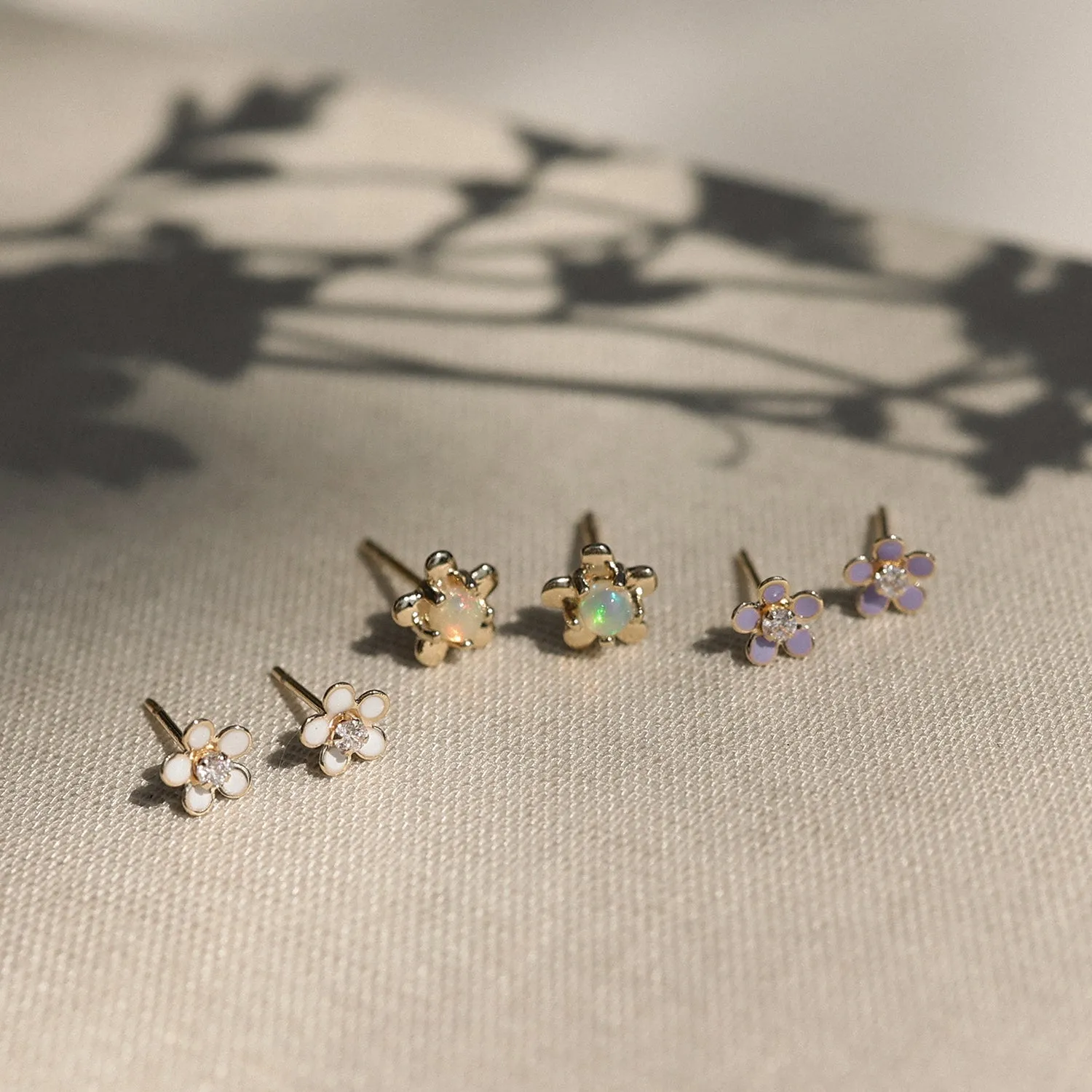 Daisy Studs | 10K Gold & White Enamel